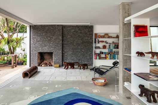 Muxarabi House / Ana Sawaia Arquitetura - Image 11 of 28