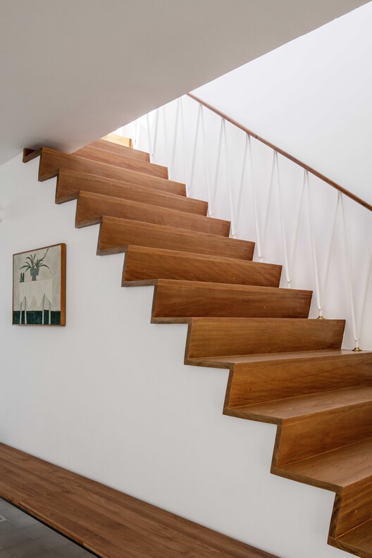 Muxarabi House / Ana Sawaia Arquitetura - Interior Photography, Stairs, Wood, Handrail