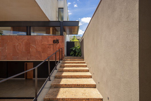 Casa Q / Biselli Katchborian Arquitetos Associados Casa Q / Biselli Katchborian Arquitetos Associados - Imagem 7 de 21