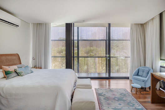 Casa Q / Biselli Katchborian Arquitetos Associados Casa Q / Biselli Katchborian Arquitetos Associados - Fotografia de Interiores, Dormitório, Cama