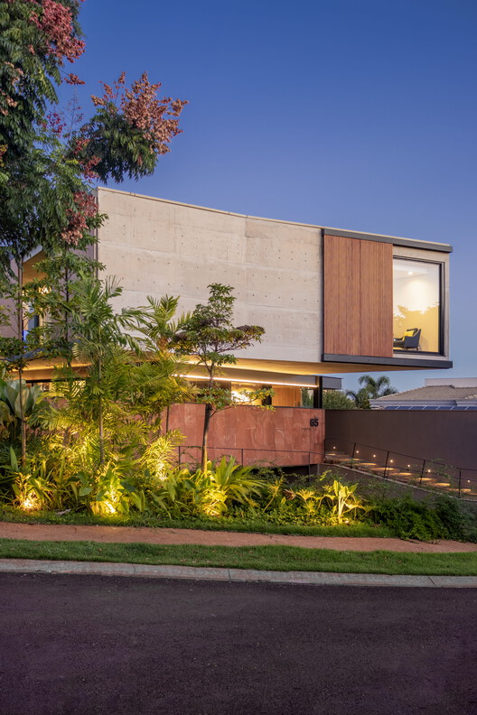 Casa Q / Biselli Katchborian Arquitetos Associados Casa Q / Biselli Katchborian Arquitetos Associados - Fotografia de Exterior, Balcão
