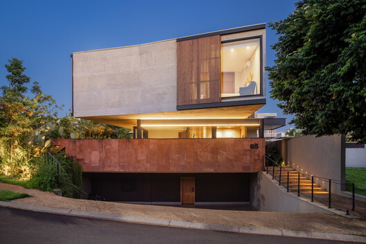 Casa Q / Biselli Katchborian Arquitetos Associados Casa Q / Biselli Katchborian Arquitetos Associados - Imagem 13 de 21