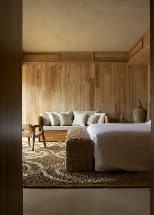 Casa Daia Bungalows / UNA Barbara e Valentim Casa Daia Bungalows / UNA Barbara e Valentim - Interior Photography, Bedroom, Wood, Lighting, Bed