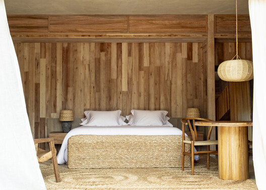 Casa Daia Bungalows / UNA Barbara e Valentim Casa Daia Bungalows / UNA Barbara e Valentim - Interior Photography, Bedroom, Wood, Bed