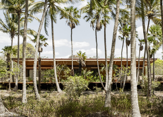 Casa Daia Bungalows / UNA Barbara e Valentim Casa Daia Bungalows / UNA Barbara e Valentim - Image 1 of 16