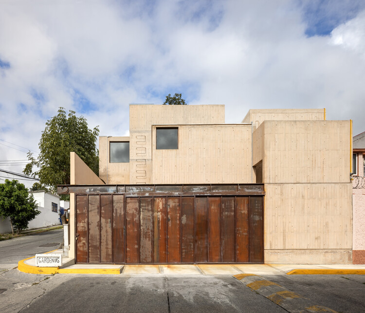 Casa Gardenias / Vrtical - Fotografía exterior, Concreto