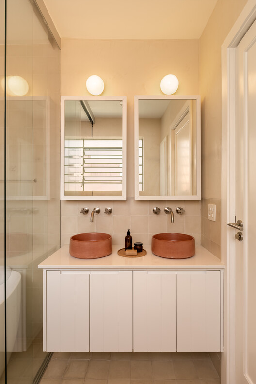 Limoeiro House / Mana arquitetura - Interior Photography, Wood, Sink, Countertop, Bathroom, Lighting