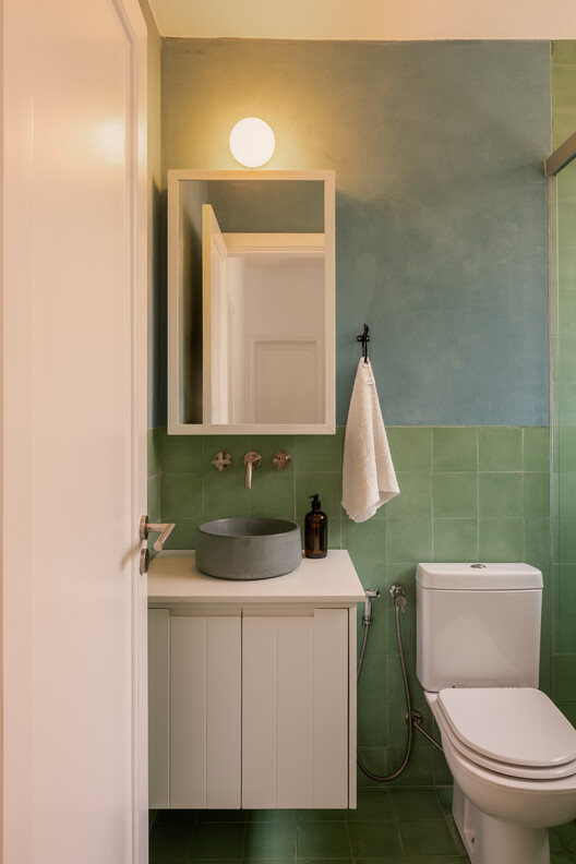 Limoeiro House / Mana arquitetura - Interior Photography, Bathroom, Sink, Toilet, Lighting, Countertop