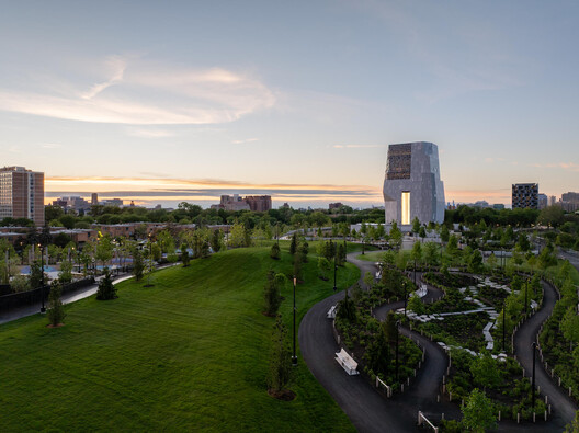 James Turrell's Skyspace and the Opening of the Obama Presidential Center: This Week’s Review - Image 32 of 42