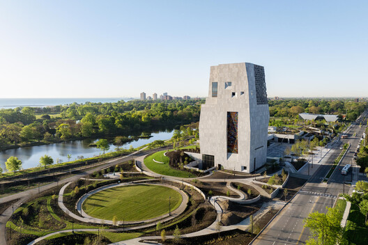 James Turrell's Skyspace and the Opening of the Obama Presidential Center: This Week’s Review - Image 19 of 42