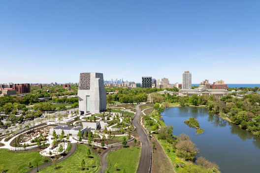 James Turrell's Skyspace and the Opening of the Obama Presidential Center: This Week’s Review - Image 41 of 42
