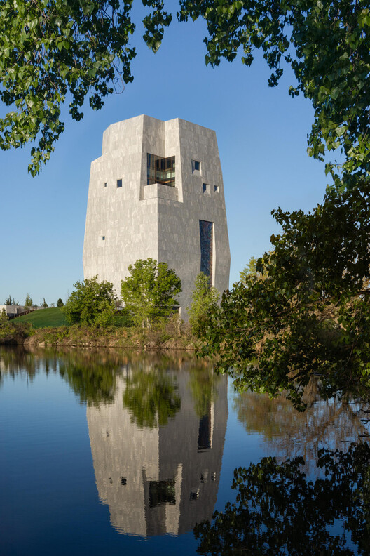 James Turrell's Skyspace and the Opening of the Obama Presidential Center: This Week’s Review - Image 21 of 42