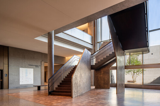 James Turrell's Skyspace and the Opening of the Obama Presidential Center: This Week’s Review - Image 40 of 42