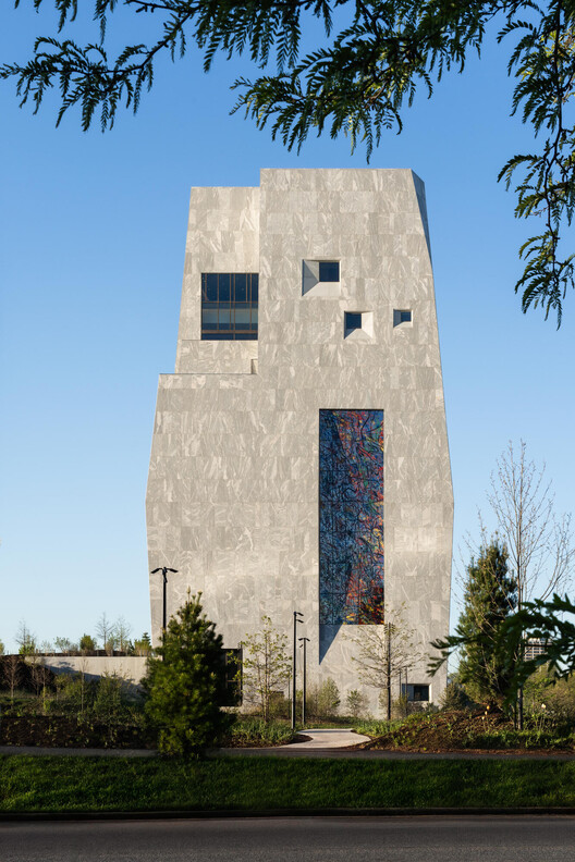 James Turrell's Skyspace and the Opening of the Obama Presidential Center: This Week’s Review - Image 20 of 42