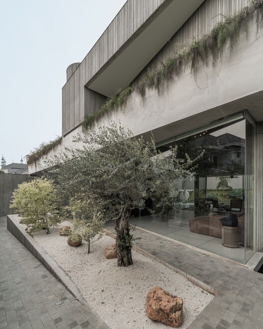 RJH House / Wiyoga Nurdiansyah - Image 6 of 16