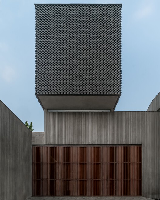 RJH House / Wiyoga Nurdiansyah - Image 2 of 16