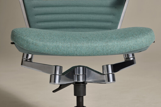 Movement as a Design Principle for Workplace Seating  - Image 9 of 14