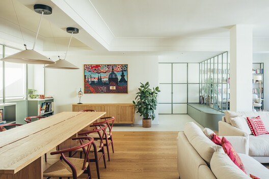 Piso Oliva / More&Co Piso Oliva / More&Co - Interior Photography, Wood, Table, Lighting, Chair, Shelving