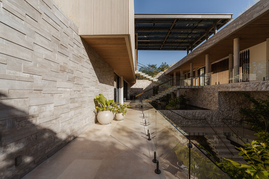 Casa Continuum / Inverse Project Casa Continuum / Inverse Project - Exterior Photography, Concrete, Balcony, Courtyard