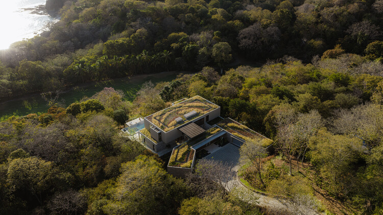 Casa Continuum / Inverse Project - Imagen 1 de 27