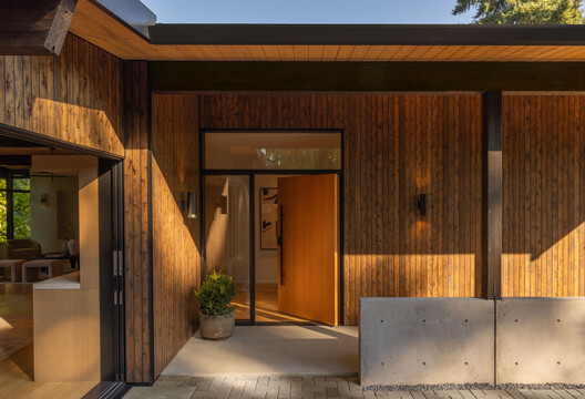 Island Crest / ONOMA Architecture - Exterior Photography, Wood, Door