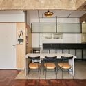 Apartamento Cosme Velho / Venta Arquitetos - Fotografía interior, Cocina, Madera, Iluminación, Sillas