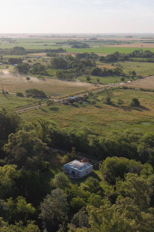 Rural Guesthouse La Reunión / IR arquitectura + Menhir Arquitectura Rural Guesthouse La Reunión / IR arquitectura + Menhir Arquitectura - Exterior Photography, Aerial View Photography