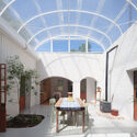 Casa de Huéspedes Rural La Reunión / IR arquitectura + Menhir Arquitectura - Fotografía interior, Comedor, Patio interior