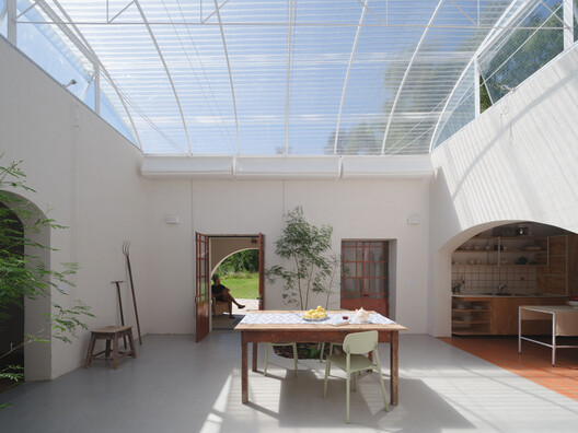 Rural Guesthouse La Reunión / IR arquitectura + Menhir Arquitectura Rural Guesthouse La Reunión / IR arquitectura + Menhir Arquitectura - Interior Photography, Dining room, Chair, Beam
