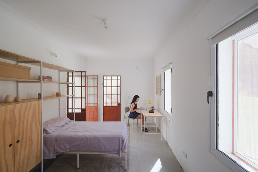 Rural Guesthouse La Reunión / IR arquitectura + Menhir Arquitectura Rural Guesthouse La Reunión / IR arquitectura + Menhir Arquitectura - Interior Photography, Bedroom, Bed, Chair