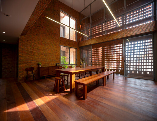 Baan You Yen Residence / Studio Miti - Interior Photography, Dining room, Wood, Brick