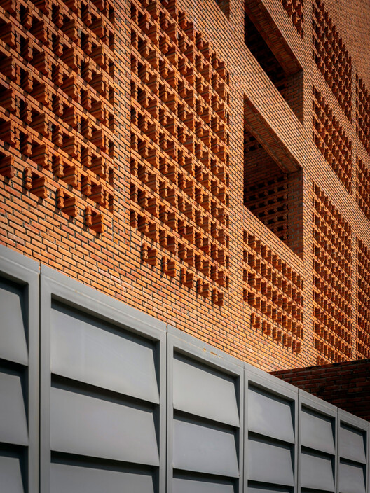 Baan You Yen Residence / Studio Miti - Interior Photography, Brick