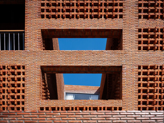 Baan You Yen Residence / Studio Miti - Interior Photography, Brick