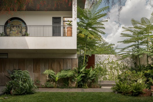 Sandstone House / 4Brick Studio - Exterior Photography, Garden, Courtyard