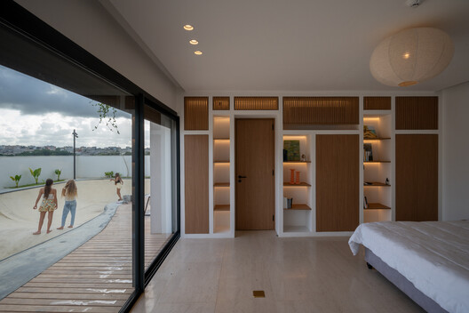 Villa Riviera Golf Residence / Atelier130 - Interior Photography, Bedroom, Wood, Glass
