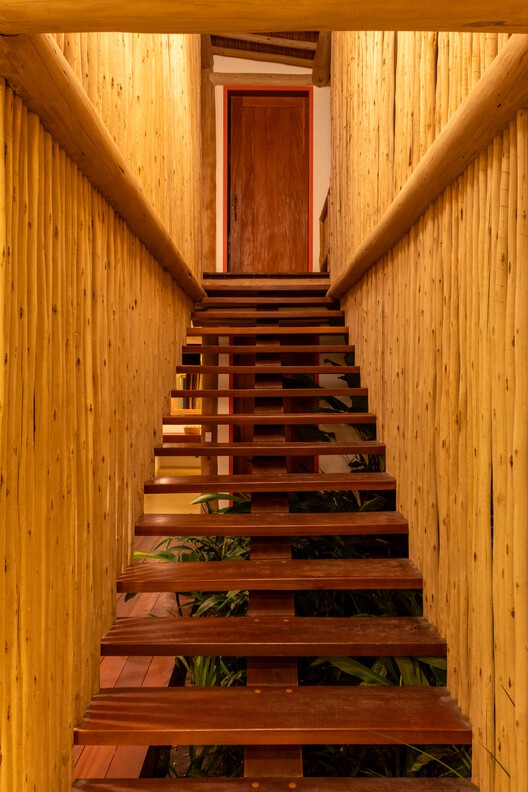 Jangada House / W.A.M.V Architecture Jangada House / W.A.M.V Architecture - Interior Photography, Stairs, Wood, Handrail