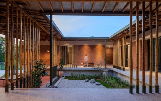 Anjung House / Eleena Jamil Architect - Exterior Photography, Wood, Courtyard