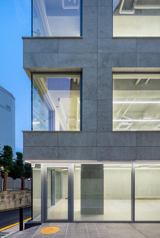 YP Building / Simplex Architecture - Exterior Photography, Glass, Concrete