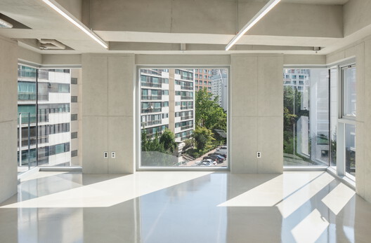 YP Building / Simplex Architecture - Image 3 of 30