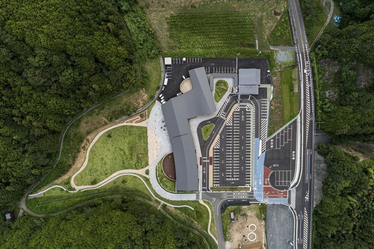 Makino's Roadside Station / Wakatake Town Planning Research Institute + STUDIO YY + WORKSTATION  - Image 33 of 38