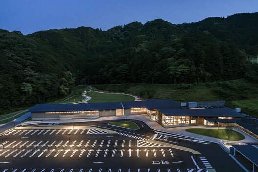 Makino's Roadside Station / Wakatake Town Planning Research Institute + STUDIO YY + WORKSTATION  - Image 35 of 38