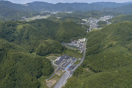Makino's Roadside Station / Wakatake Town Planning Research Institute + STUDIO YY + WORKSTATION  - Image 31 of 38