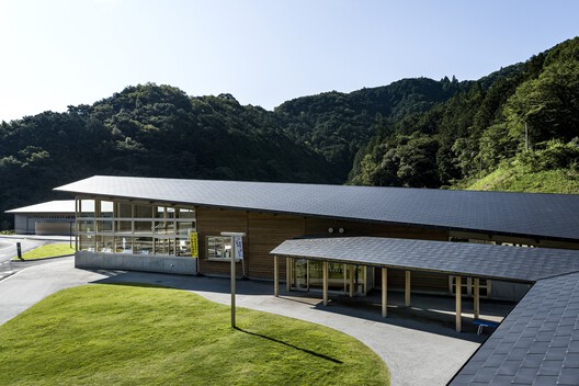 Makino's Roadside Station / Wakatake Town Planning Research Institute + STUDIO YY + WORKSTATION  - Image 9 of 38