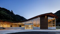 Makino's Roadside Station / Wakatake Town Planning Research Institute + STUDIO YY + WORKSTATION 