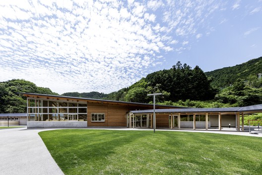Makino's Roadside Station / Wakatake Town Planning Research Institute + STUDIO YY + WORKSTATION  - Image 11 of 38