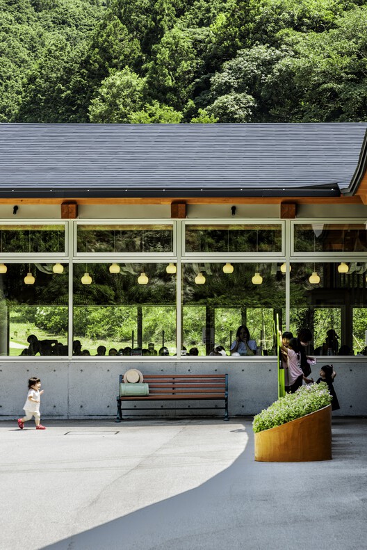 Makino's Roadside Station / Wakatake Town Planning Research Institute + STUDIO YY + WORKSTATION  - Exterior Photography