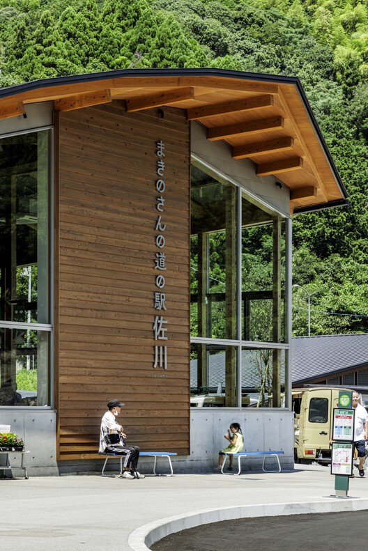 Makino's Roadside Station / Wakatake Town Planning Research Institute + STUDIO YY + WORKSTATION  - Interior Photography