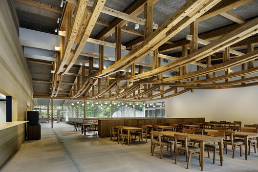 Makino's Roadside Station / Wakatake Town Planning Research Institute + STUDIO YY + WORKSTATION  - Interior Photography, Dining room, Wood, Beam