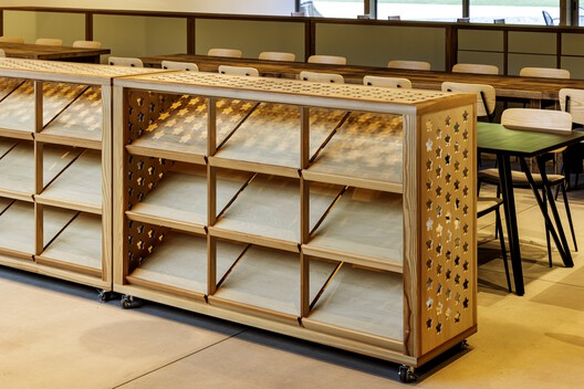 Makino's Roadside Station / Wakatake Town Planning Research Institute + STUDIO YY + WORKSTATION  - Interior Photography, Wood, Shelving