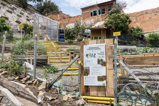 Help Age Urban Gardens / Yemail Arquitectura Help Age Urban Gardens / Yemail Arquitectura - Image 13 of 21